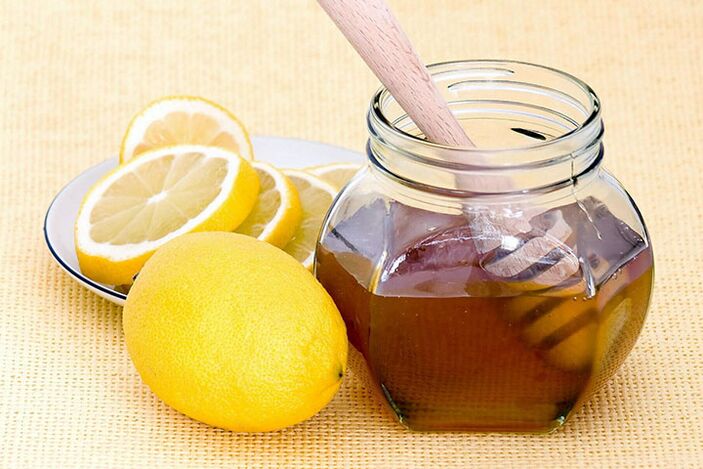 Le citron et le miel sont les ingrédients d'un masque qui éclaircit et raffermit parfaitement la peau du visage. 