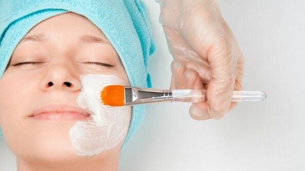 Masque facial - Un remède populaire pour le rajeunissement de la peau